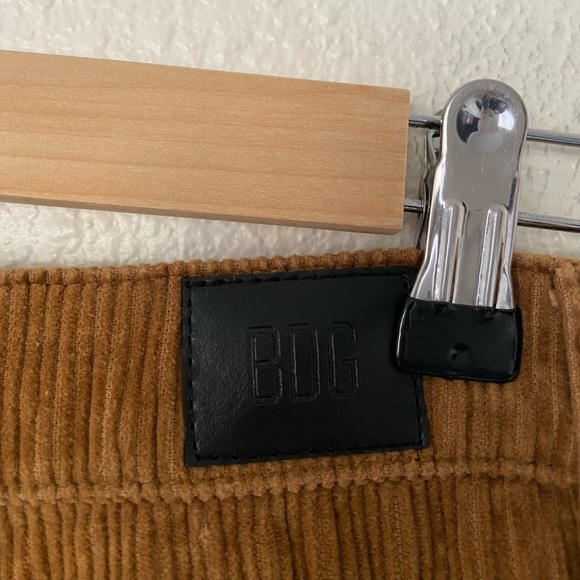 ❗️SOLD❗️Urban Outfitters BDG Mom High Rise Corduroy Jeans - Picture 6 of 8